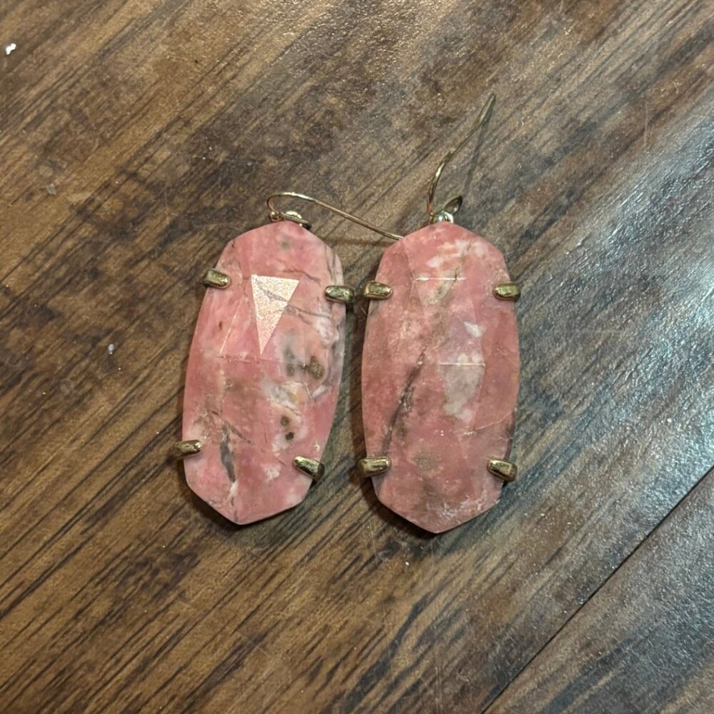 KENDRA SCOTT Elle Earrings in Rhodonite Pink
